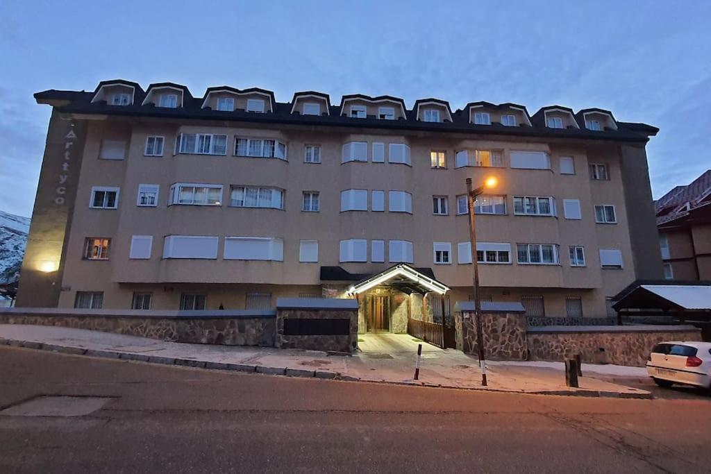 Acogedor Apartamento En Sierra Nevada Con Piscina Acceso Directo A Silla 外观 照片